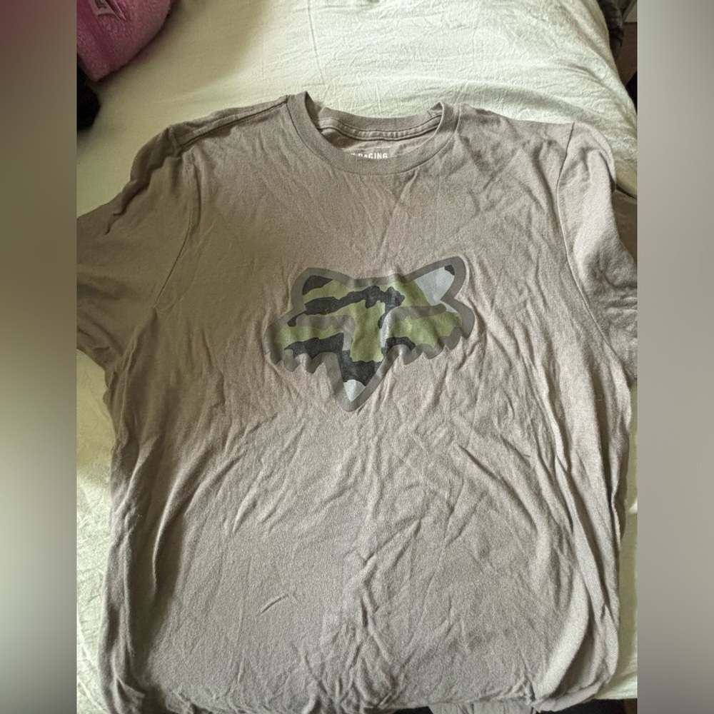 Fox Racing. T-shirt, size mens small. Grey, with fox logo green and black.